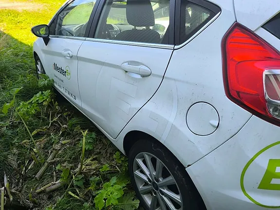 Ford Fiesta 2015 photo 2
