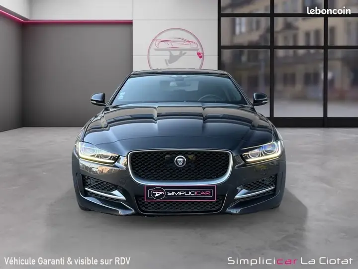 Jaguar Xe 2016 photo 2