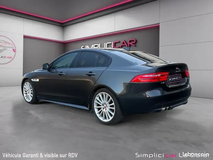Jaguar Xe 2016 photo 5