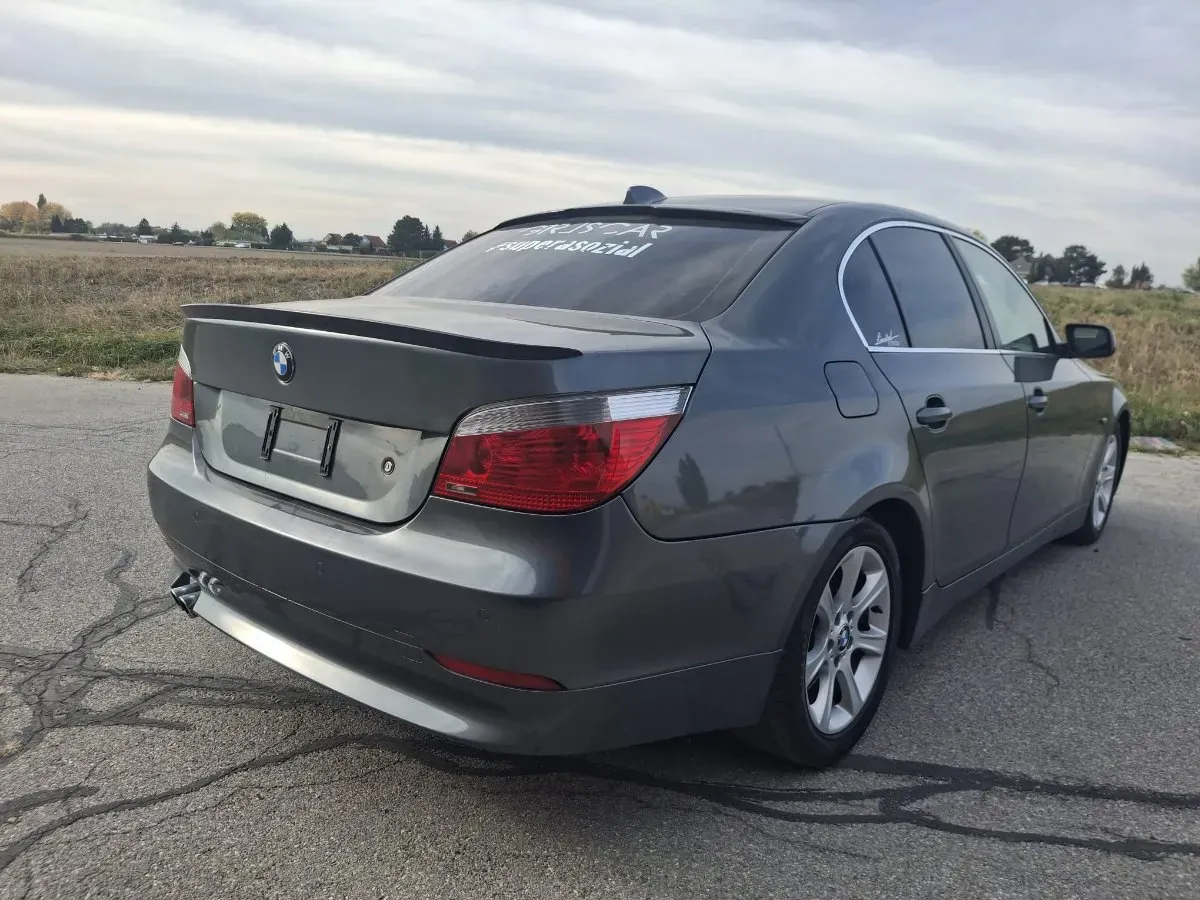 BMW 5 Series 2004 photo 3