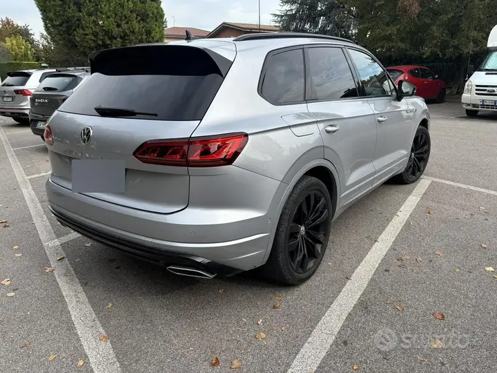 Volkswagen Touareg 2021 photo 2