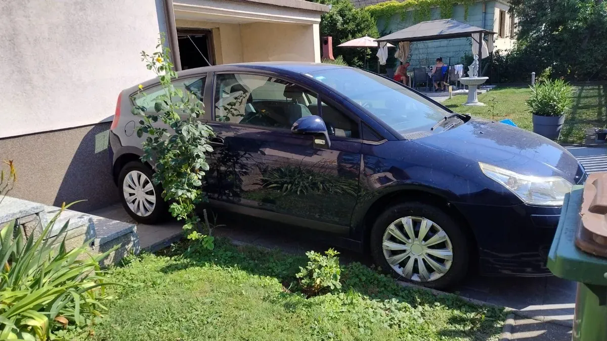 Citroen C4 2007 photo 2