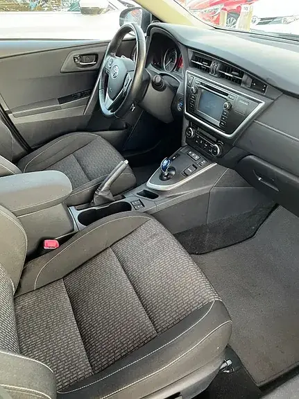 Toyota Auris 2015 photo 5