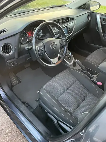 Toyota Auris 2015 photo 3