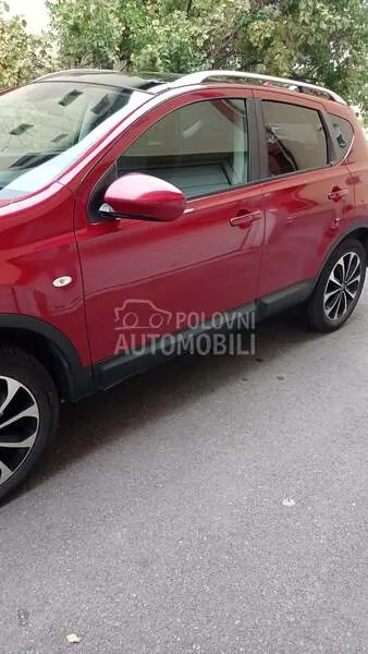 Nissan Qashqai 2012 photo 2
