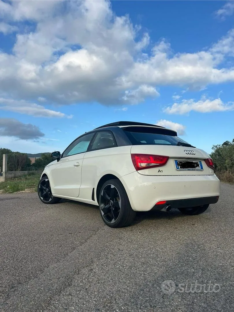 Audi A1 2011 photo 2