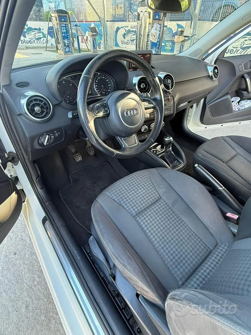 Audi A1 2011 photo 4