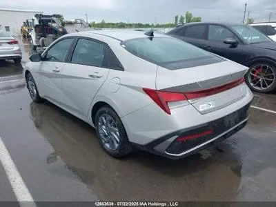Hyundai Elantra 2025 photo 4