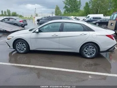 Hyundai Elantra 2025 photo 2