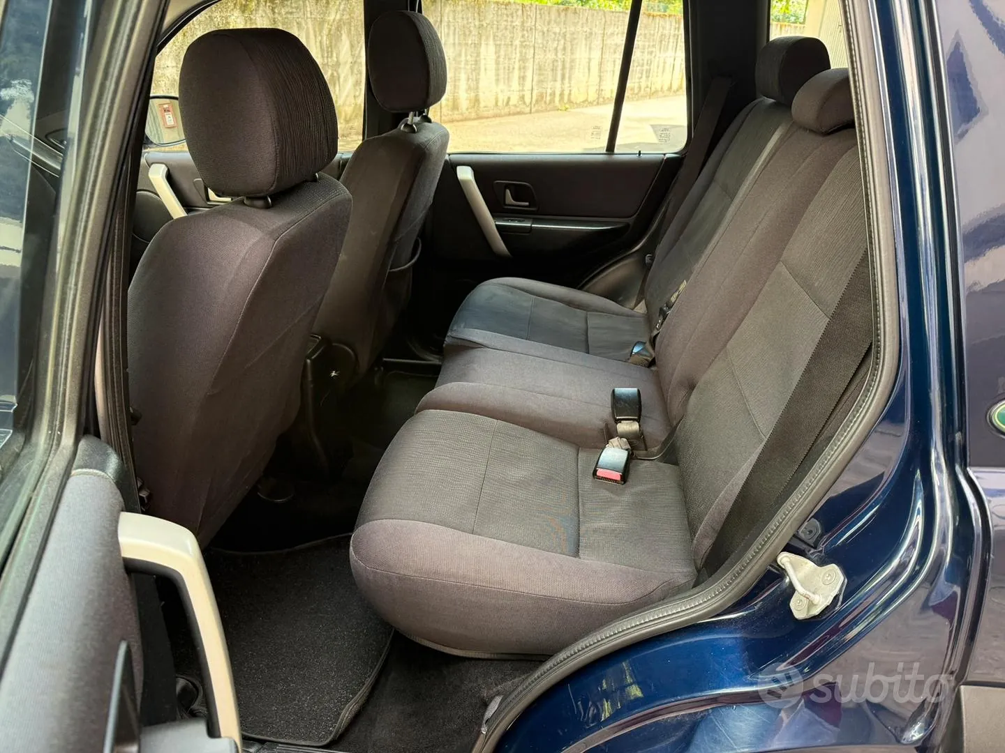 Land Rover Freelander 2004 photo 4