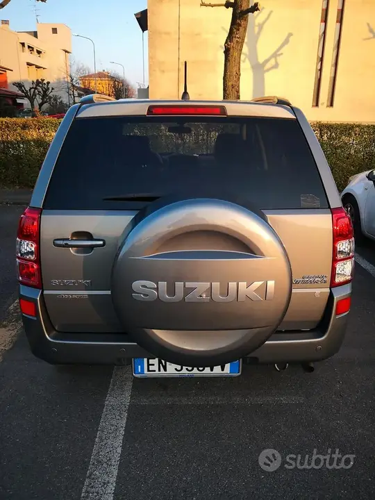 Suzuki Grand Vitara 2013 photo 2