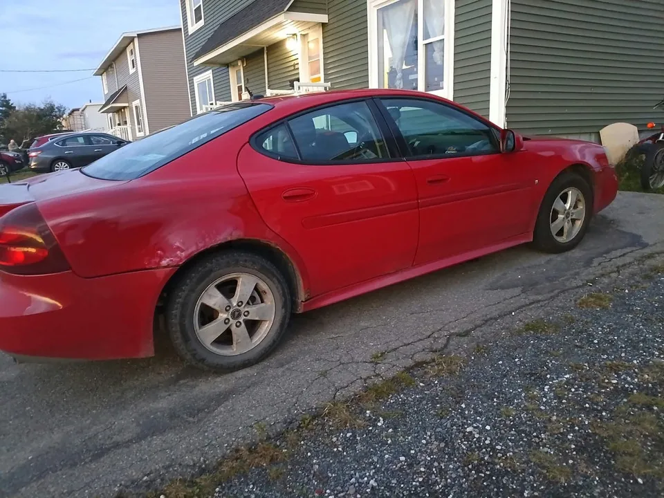 Pontiac Grand Prix 2006 photo 3