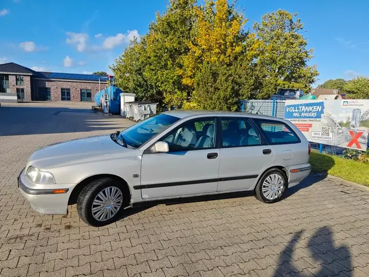 Volvo V40