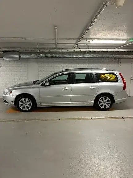 Volvo V70 2010 photo 2