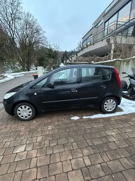 Mitsubishi Colt 2007 photo 2