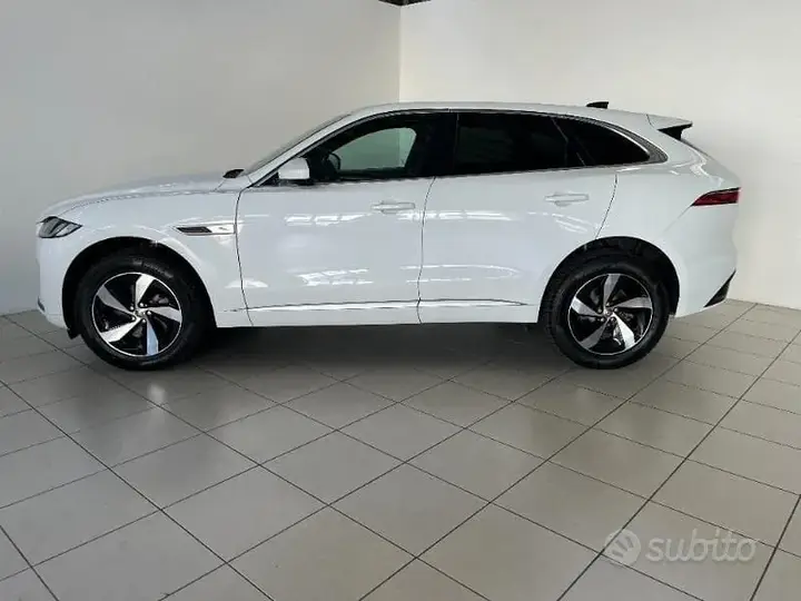 Jaguar F-Pace 2023 photo 2