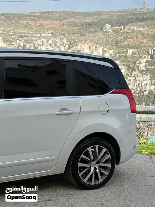 Peugeot 5008 2015 photo 2