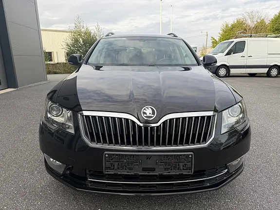 Skoda Superb 2015 photo 3