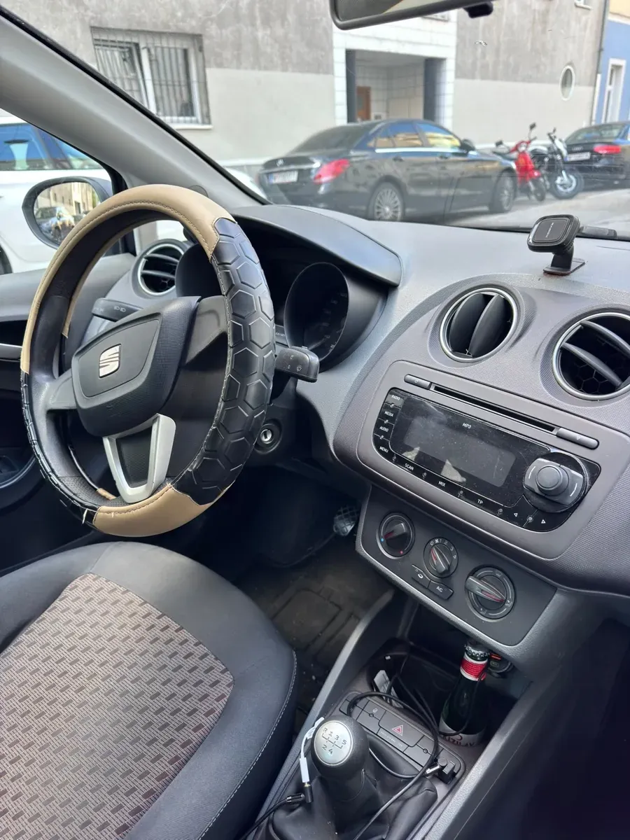 Seat Ibiza 2009 photo 2