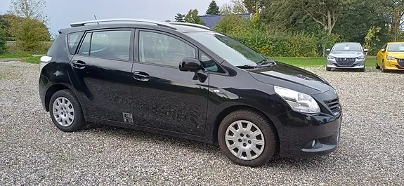 Toyota Sportsvan 2011 photo 4