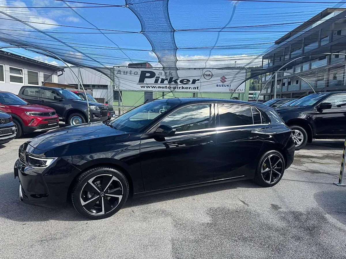 Opel Astra 2023 photo 2