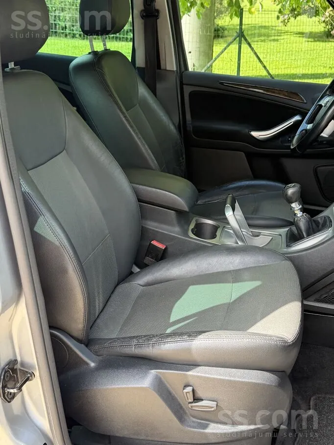 Ford Galaxy 2007 photo 4