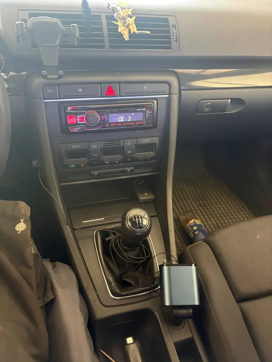 Audi A4 2004 photo 3