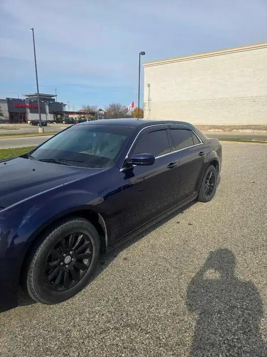 Chrysler 300 2013 photo 2