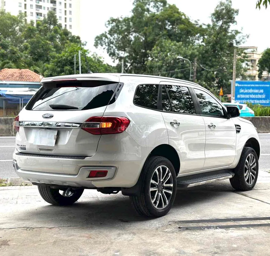 Ford Everest 2022 photo 3