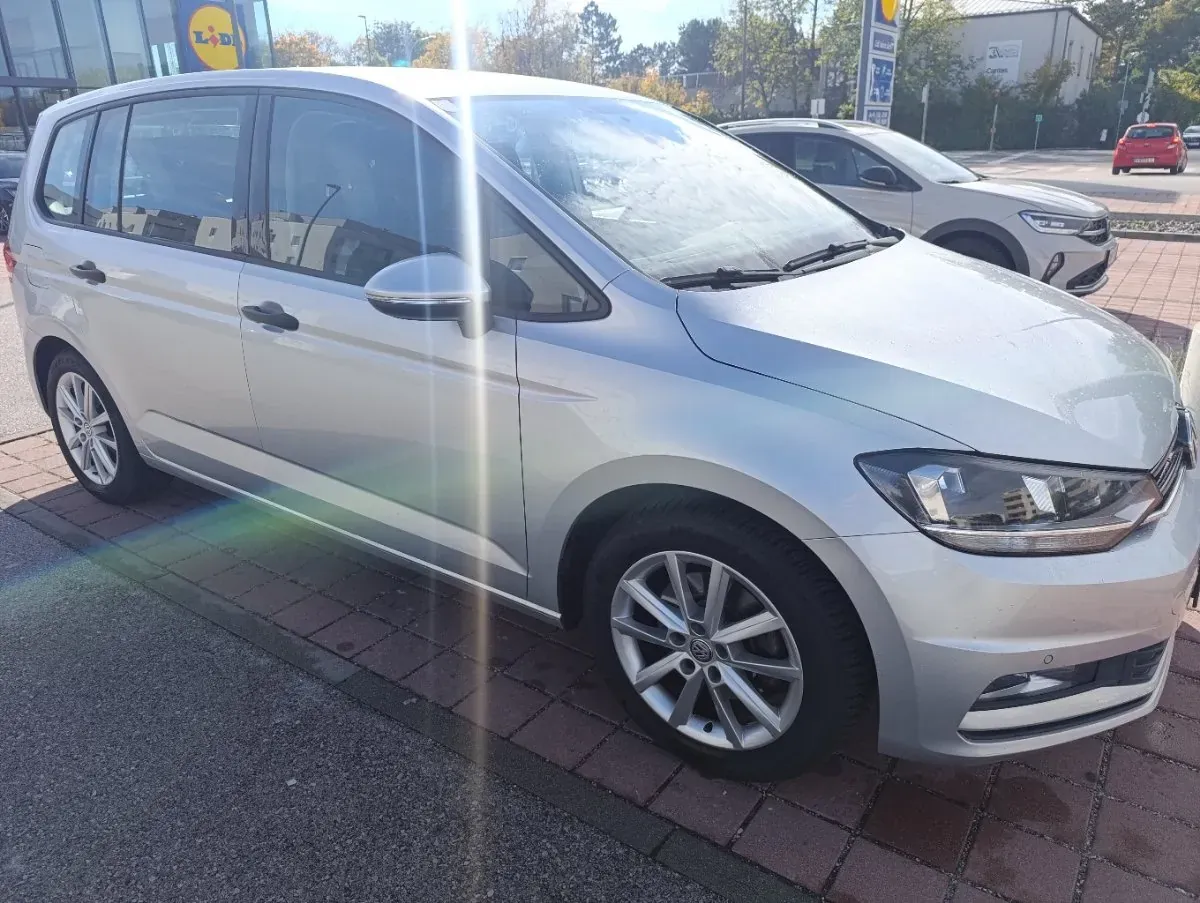 Volkswagen Touran 2015 photo 2