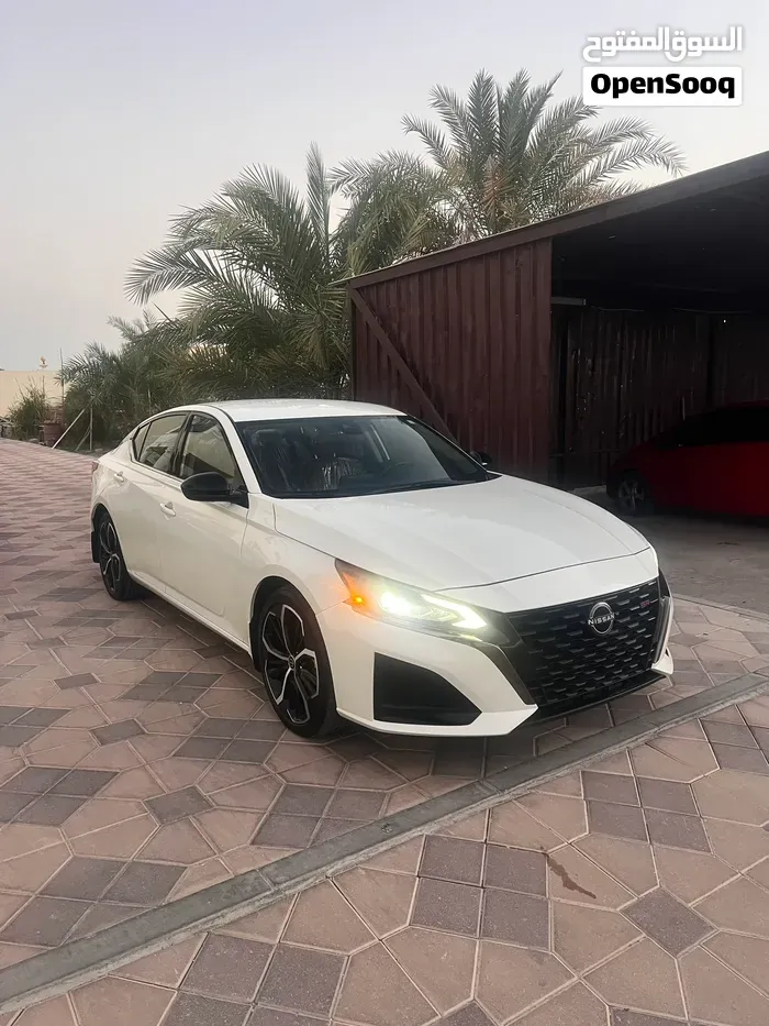 Nissan Altima 2023 photo 2