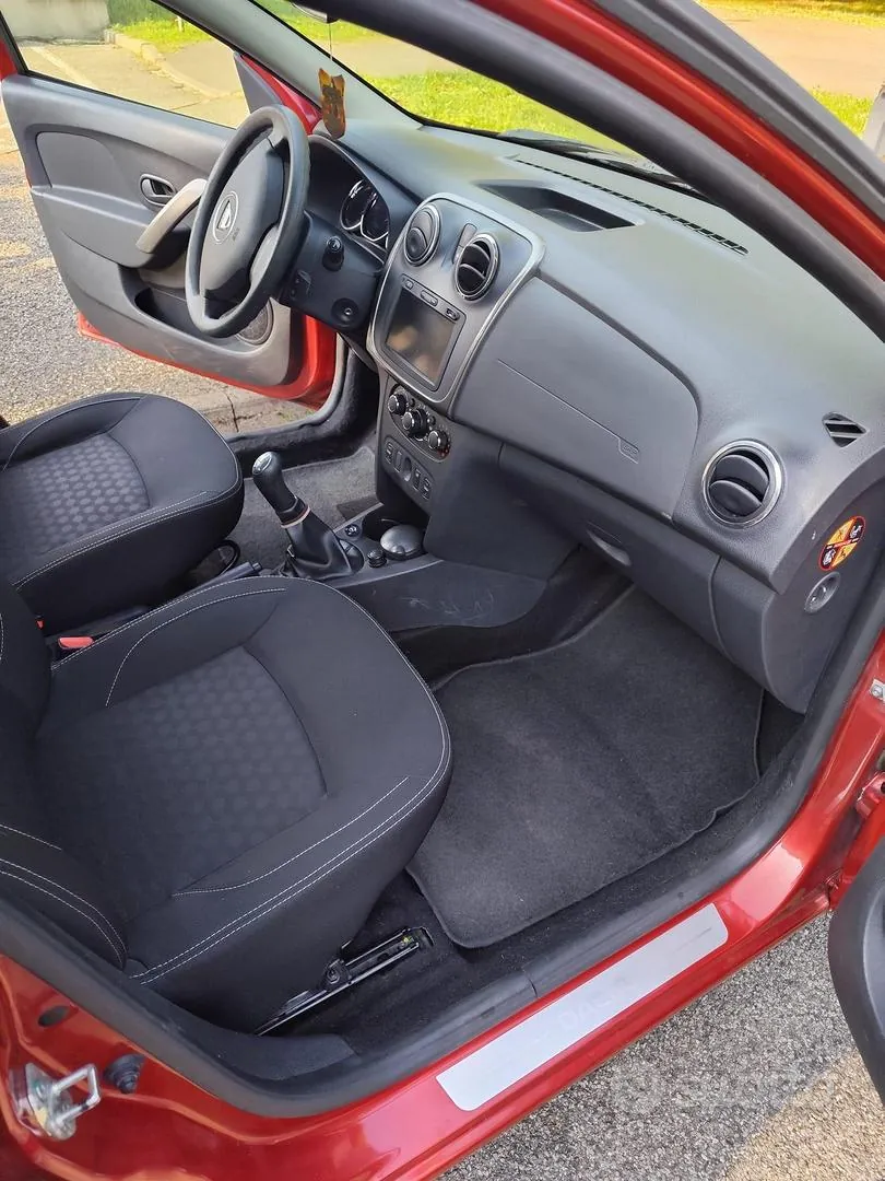 Dacia Sandero 2013 photo 2