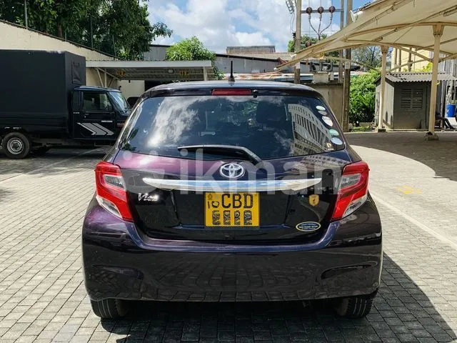 Toyota Vitz 2016 photo 2