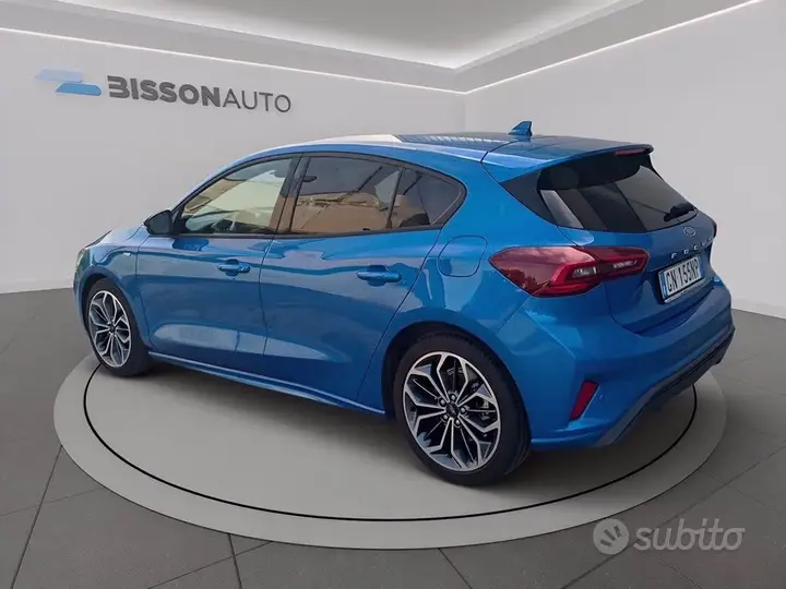 Ford Focus 2023 photo 3