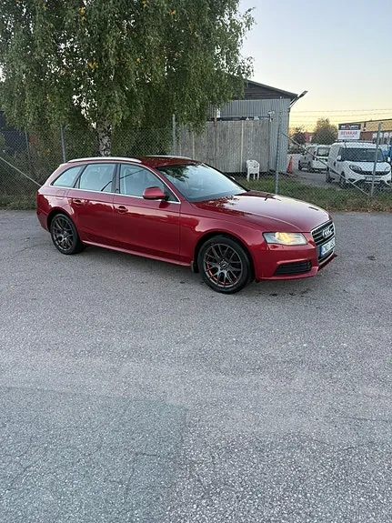 Audi A4 2009 photo 2