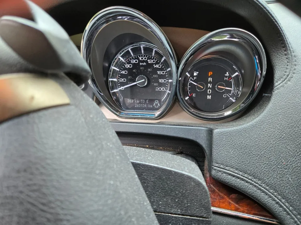 Lincoln Mkt 2010 photo 3
