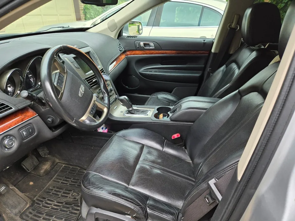 Lincoln Mkt 2010 photo 2