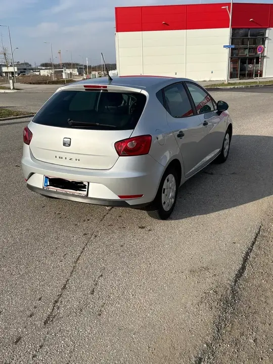 Seat Ibiza 2012 photo 3