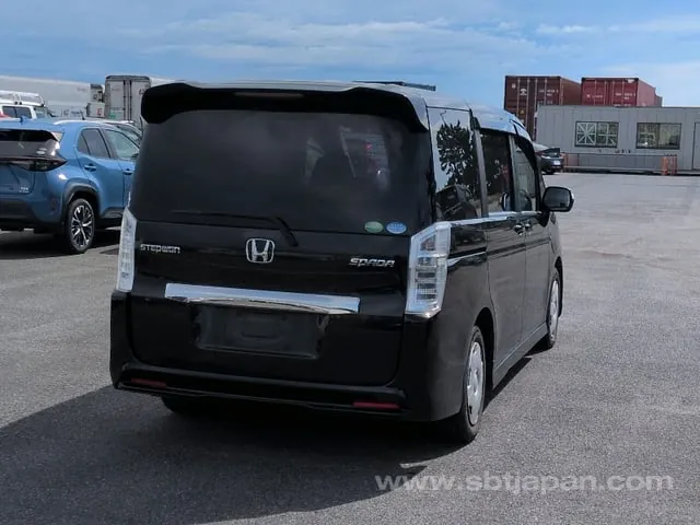 Honda Stepwagon 2013 photo 4