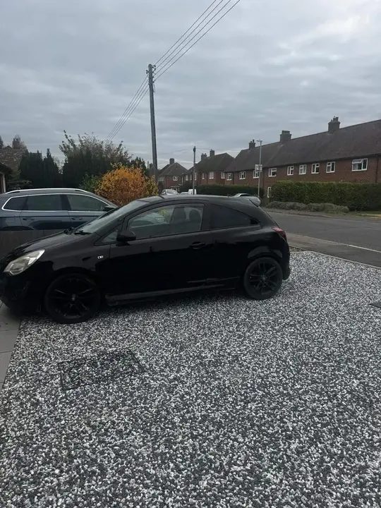 Vauxhall Corsa 2011 photo 3