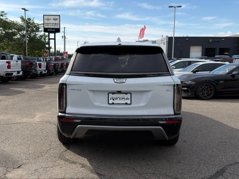 Cadillac Vistiq Sport 2027 photo 4
