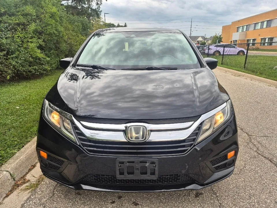 Honda Odyssey 2018 photo 2