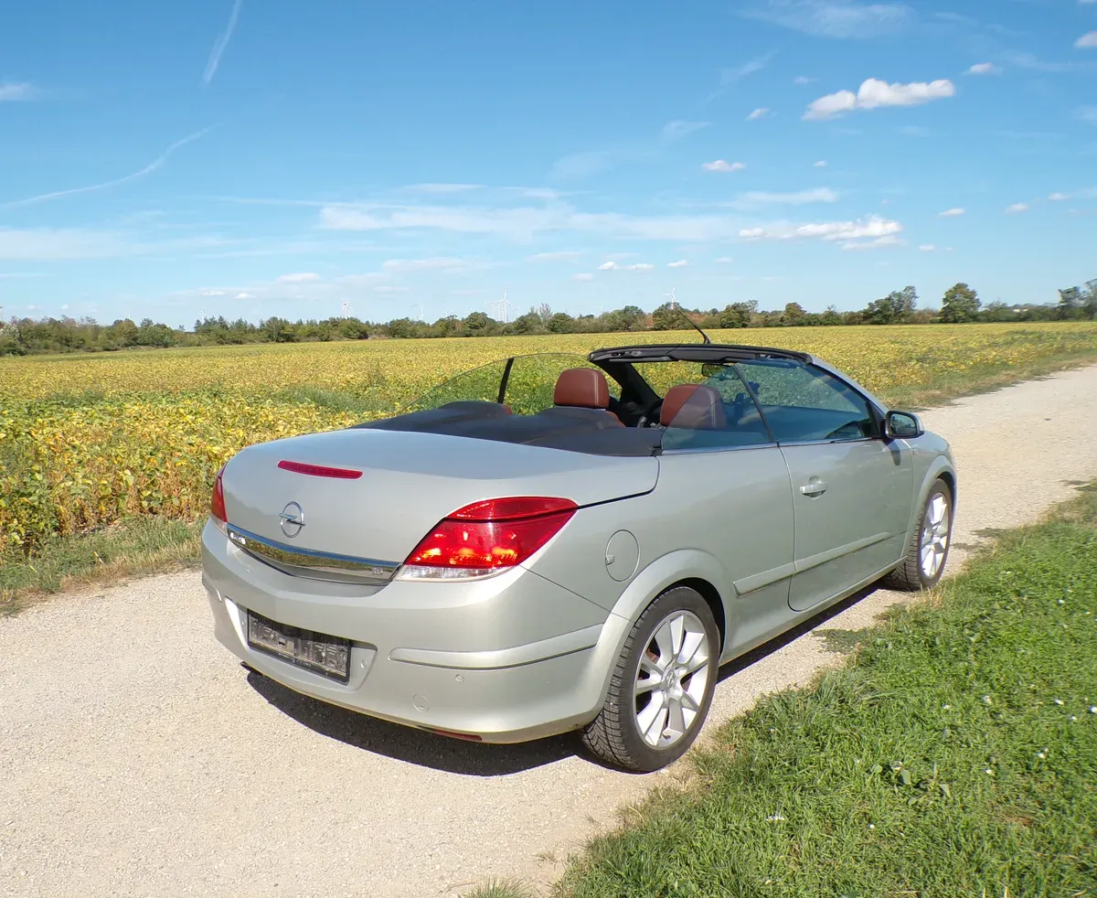 Opel Astra 2008 photo 2