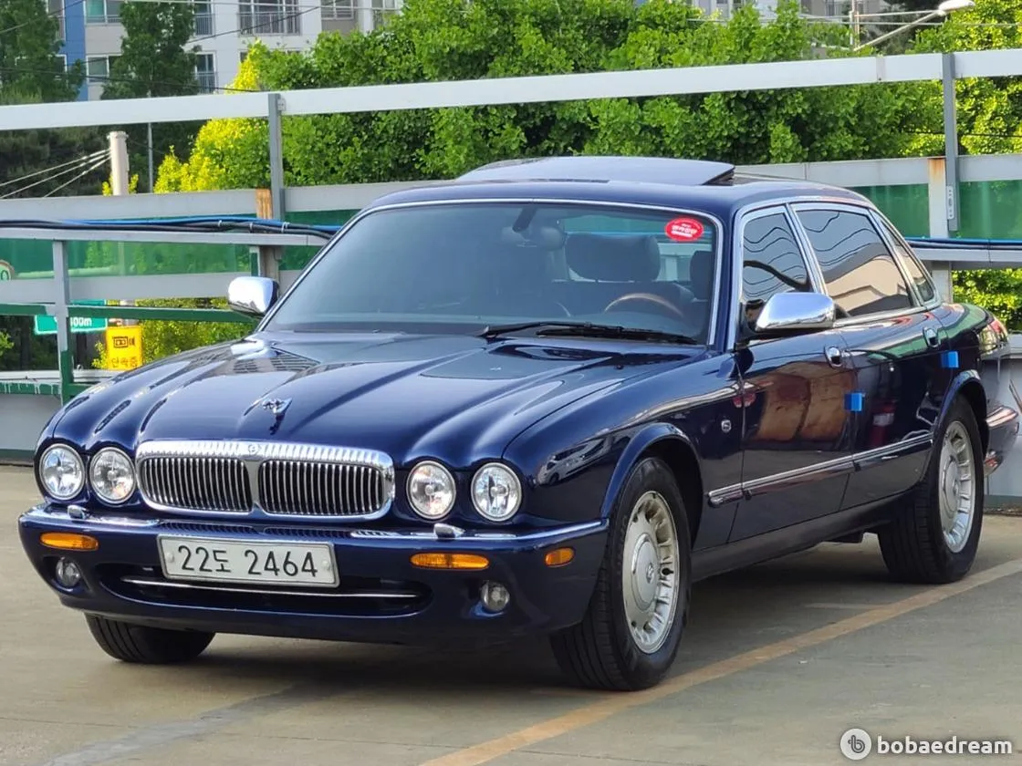 Jaguar Xj8