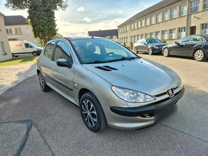 Peugeot 206