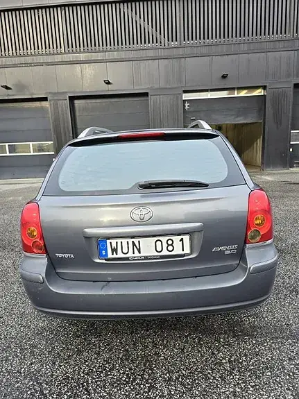 Toyota Avensis 2004 photo 3