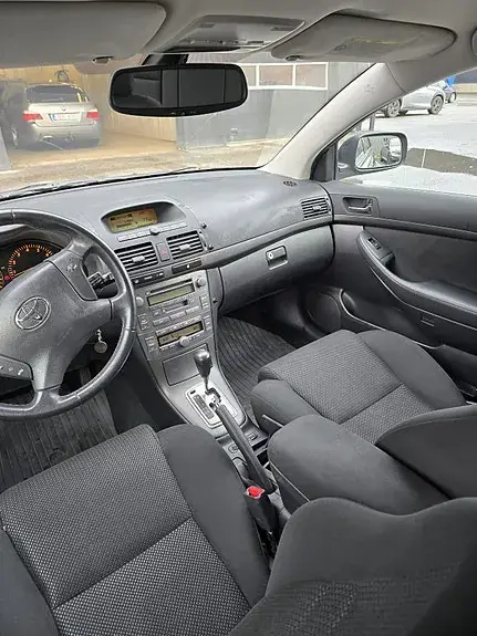 Toyota Avensis 2004 photo 5