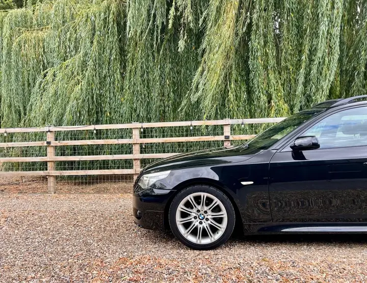 BMW 5 Series 2009 photo 4