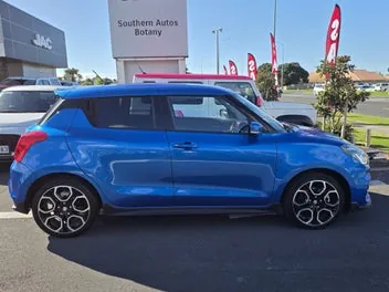 Suzuki Swift 2023 photo 5