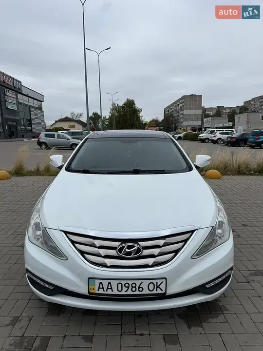 Hyundai Sonata 2010 photo 2